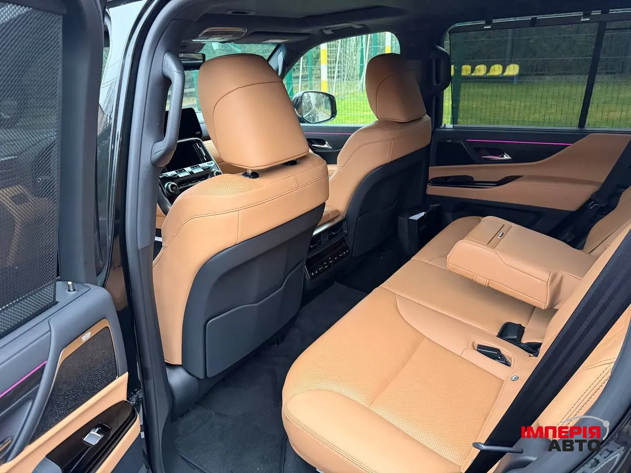 Lexus LX - фото 10