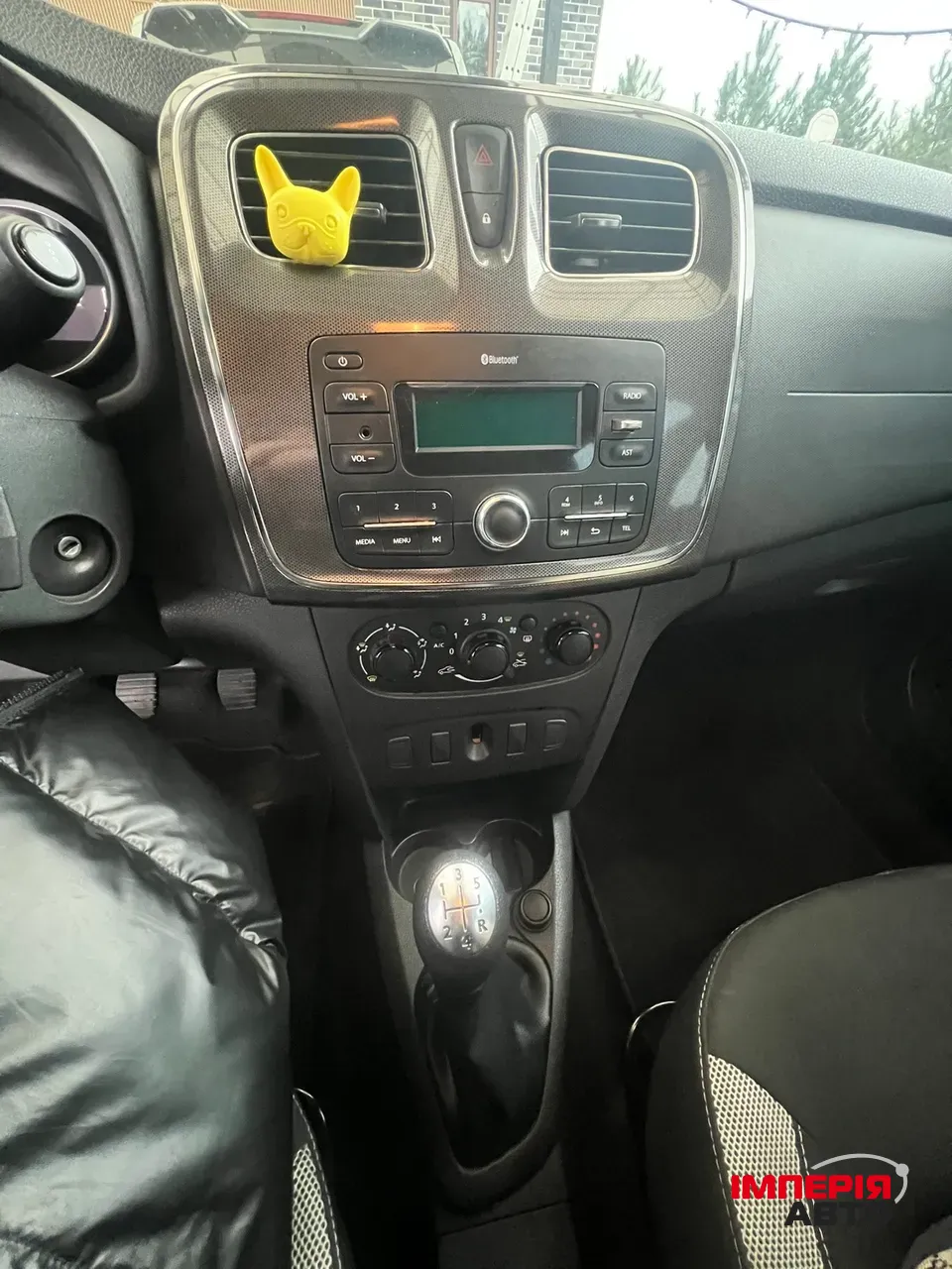 Renault Sandero - фото 12