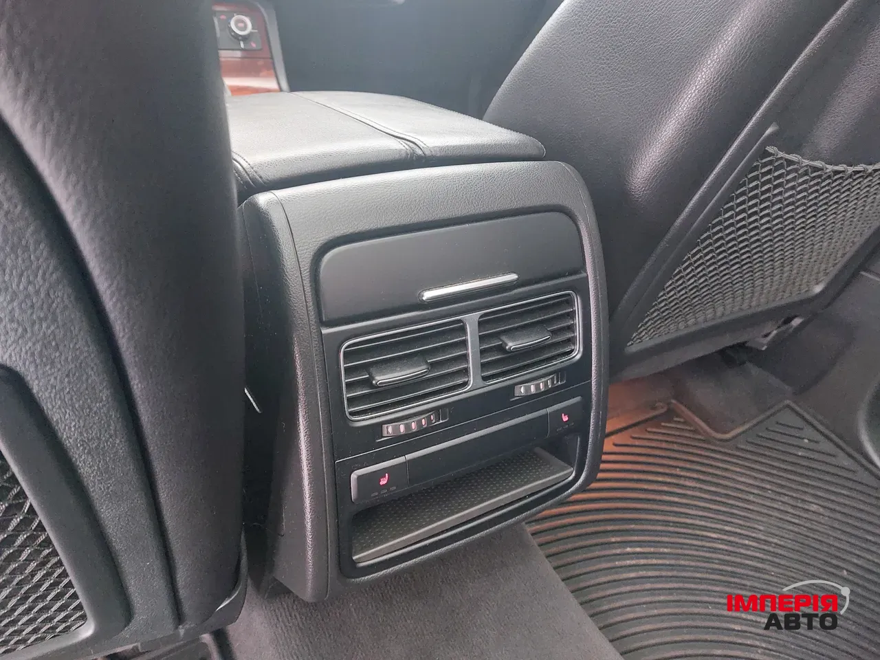 Volkswagen Touareg - фото 17