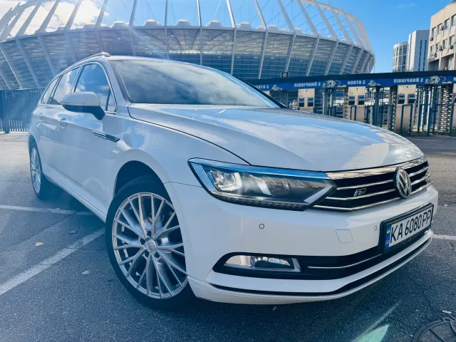 Volkswagen Passat - фото 2