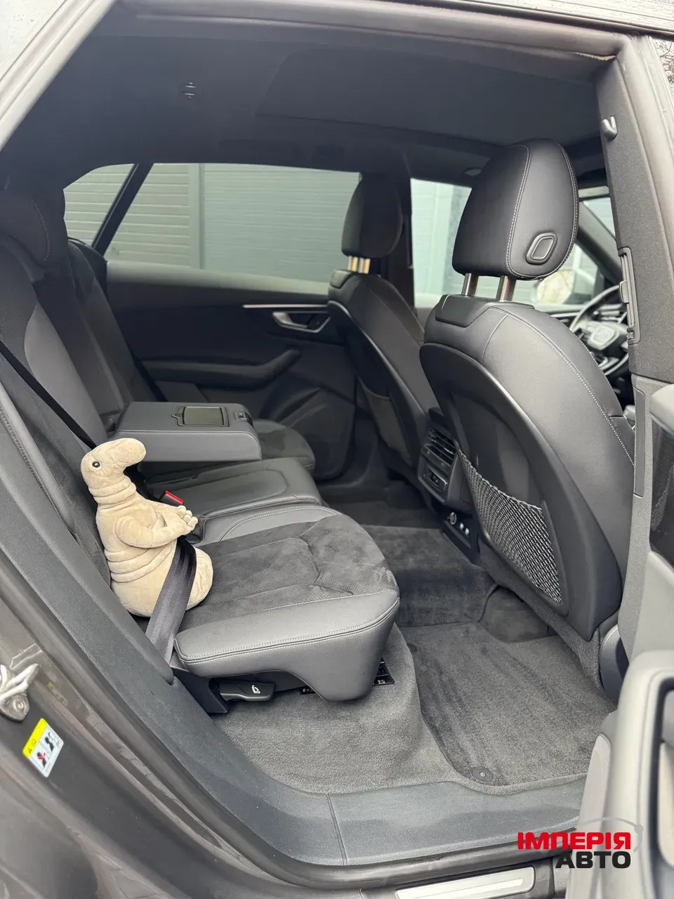 Audi Q8 - фото 19