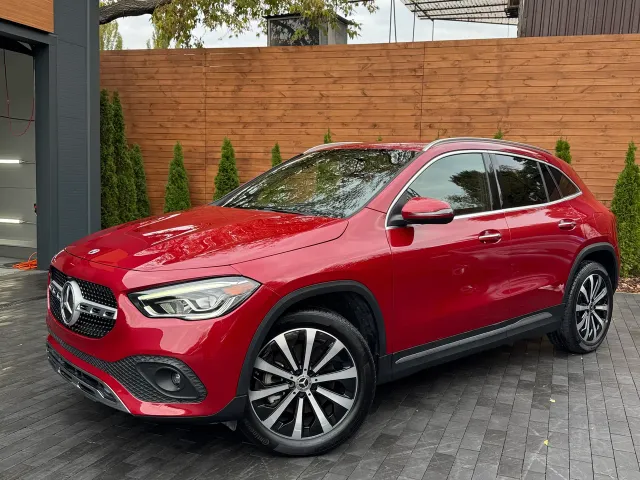 Mercedes-Benz GLA - фото 1