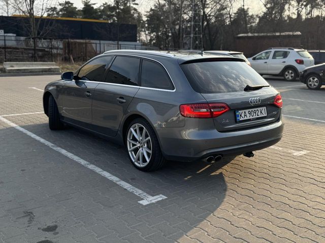Audi A4 - фото 2