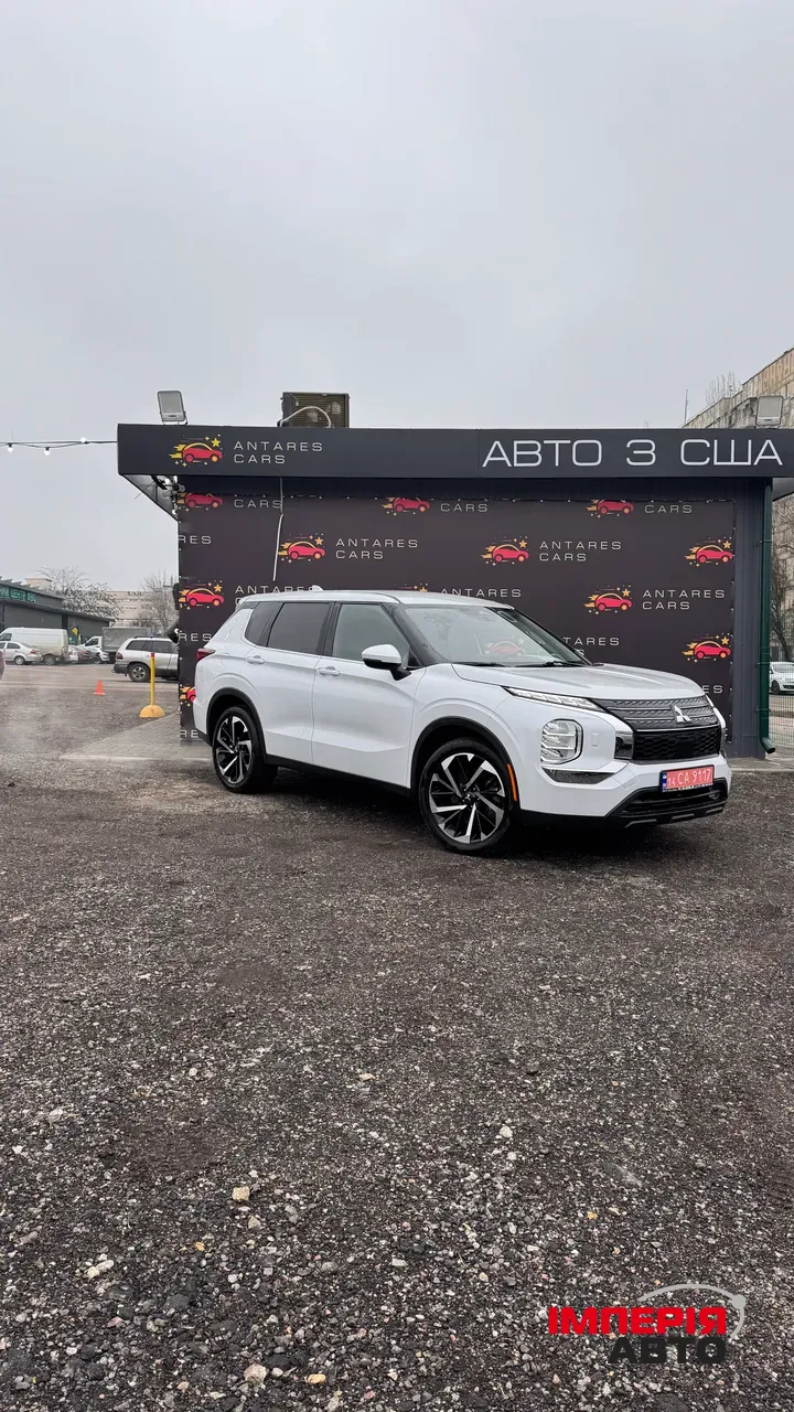 Mitsubishi Outlander - фото 1