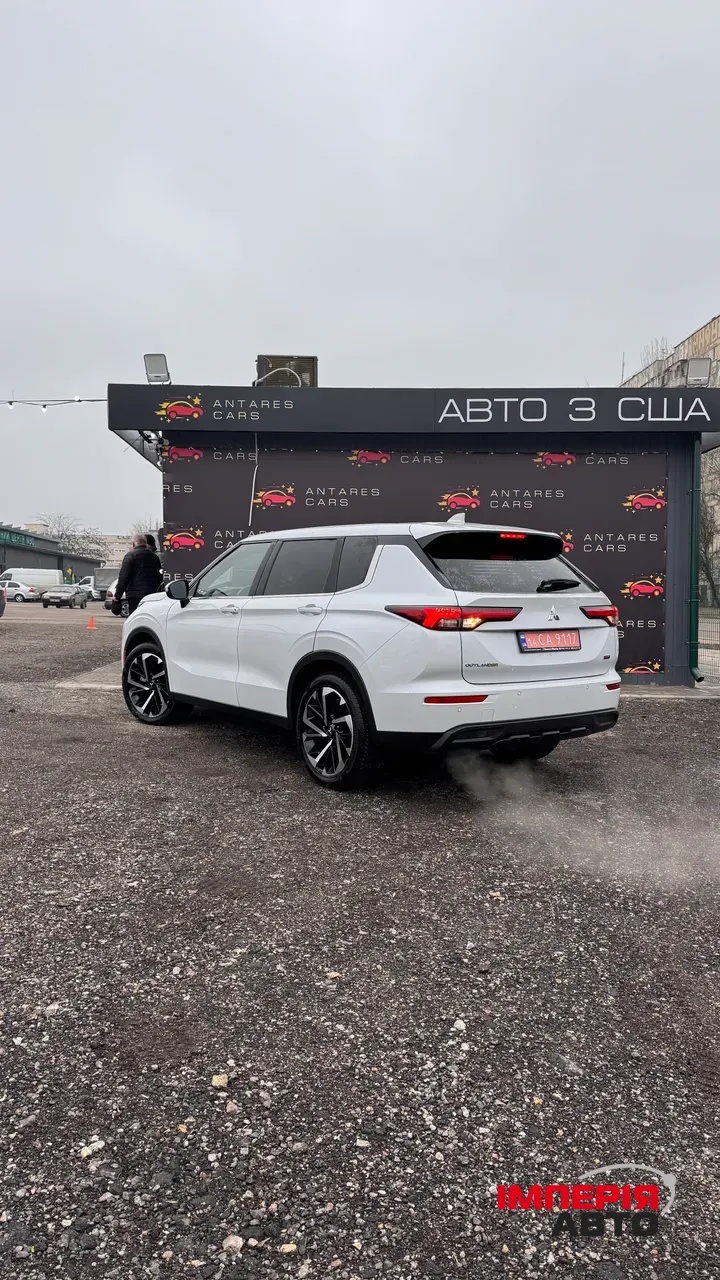 Mitsubishi Outlander - фото 5