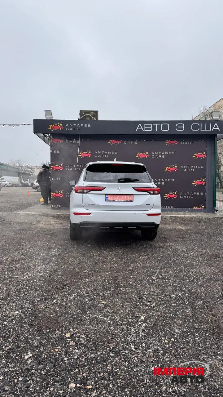 Mitsubishi Outlander - фото 6