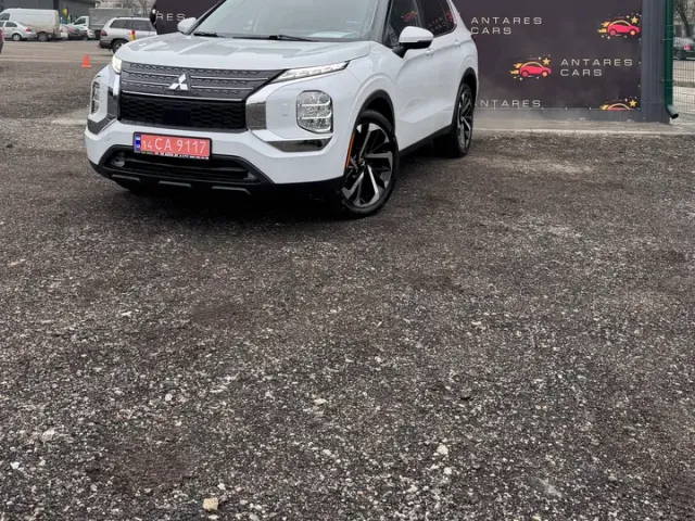 Mitsubishi Outlander - фото 3