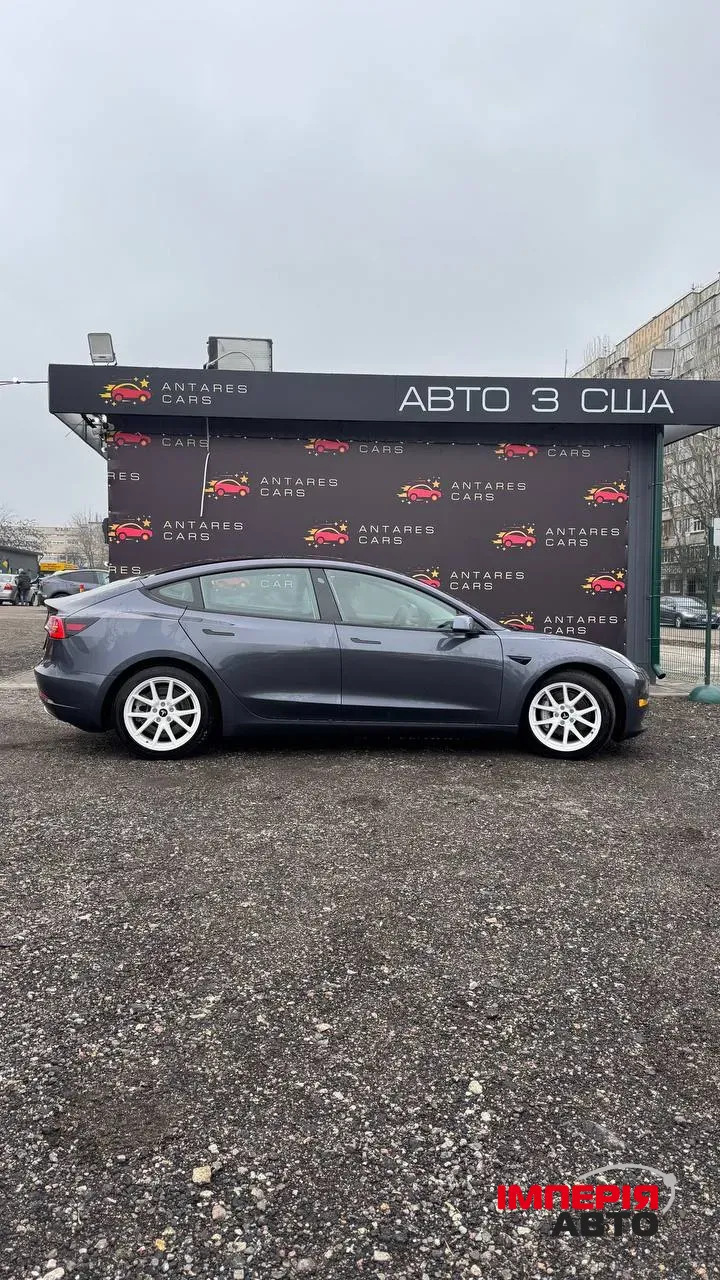 Tesla Model 3 - фото 2