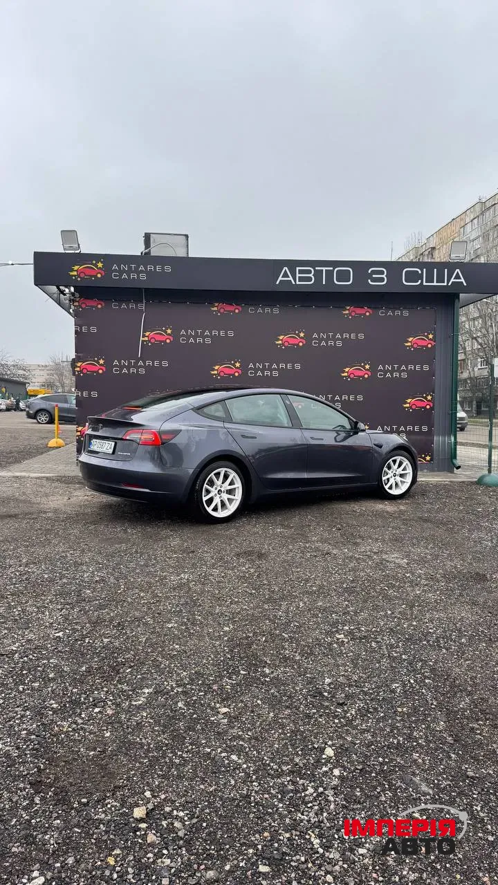 Tesla Model 3 - фото 3