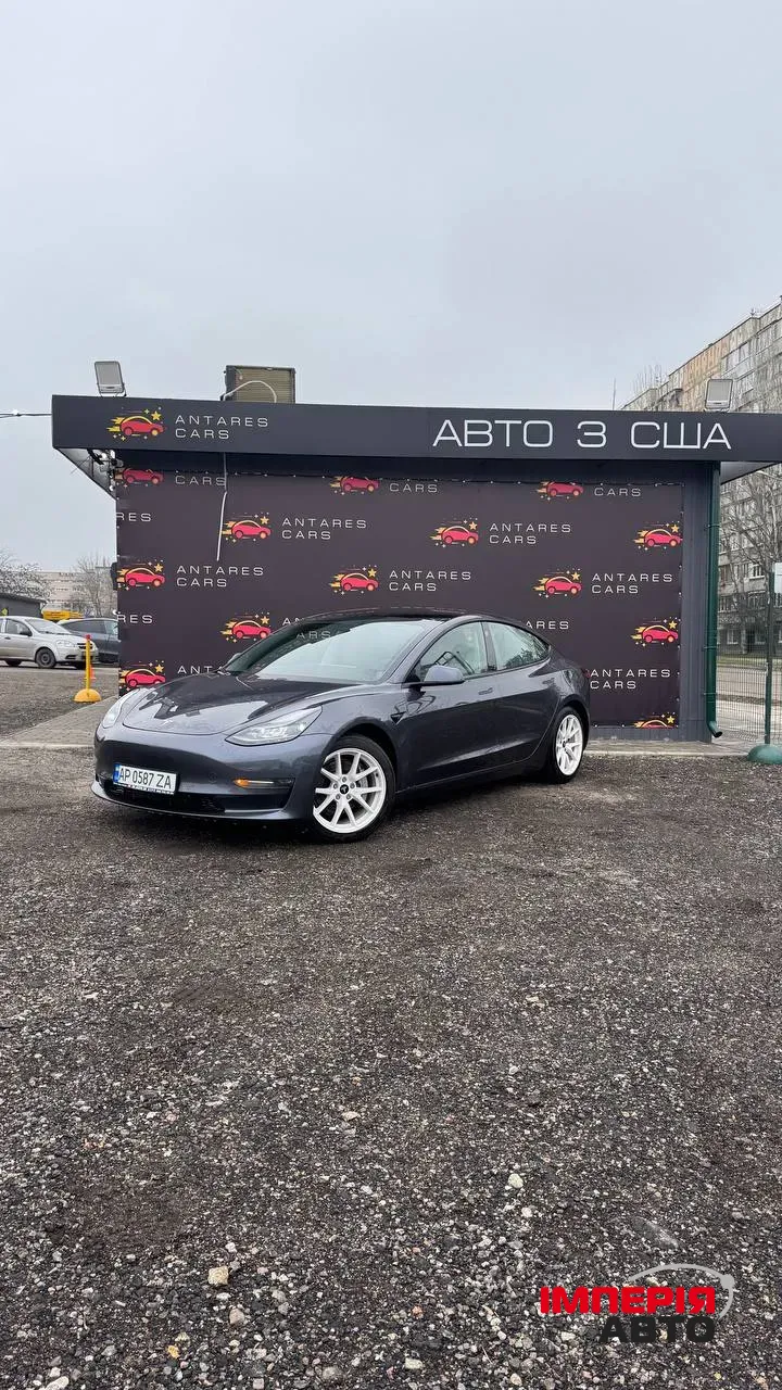 Tesla Model 3 - фото 8