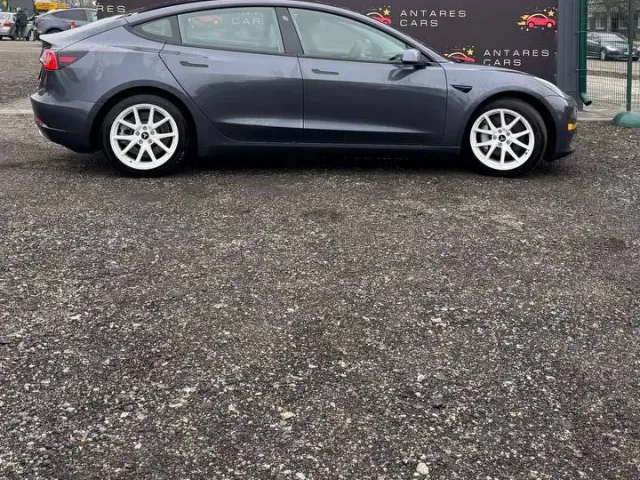 Tesla Model 3 - фото 2