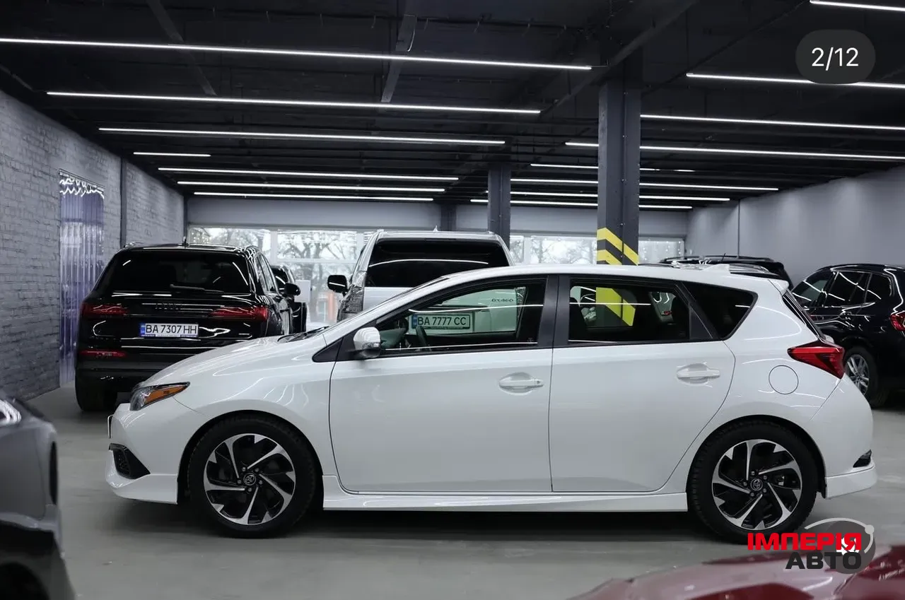 Toyota Corolla - фото 1