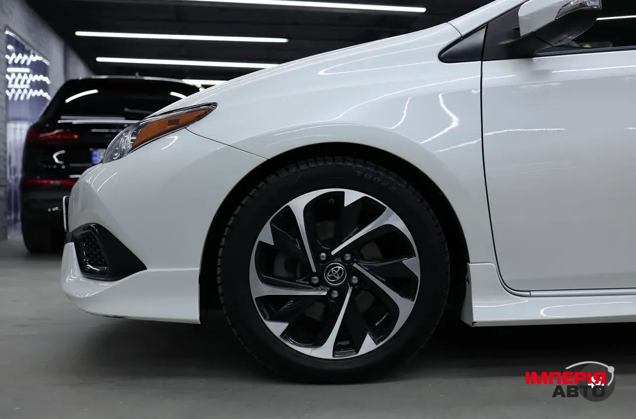 Toyota Corolla - фото 2