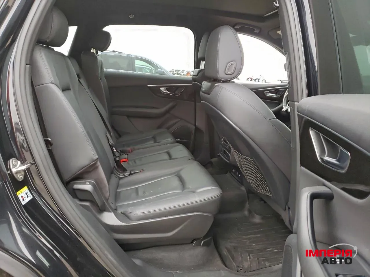 Audi Q7 - фото 10