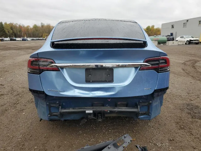 Tesla Model X - фото 5