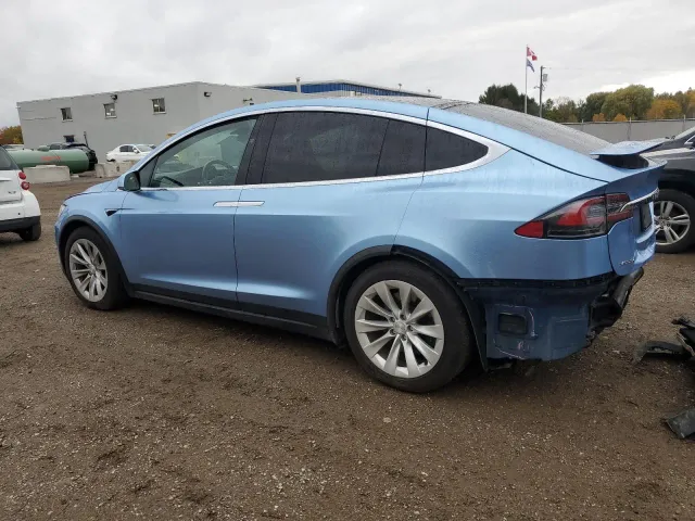 Tesla Model X - фото 4