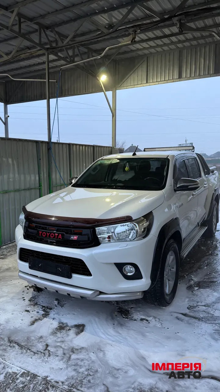 Toyota Hilux - фото 3