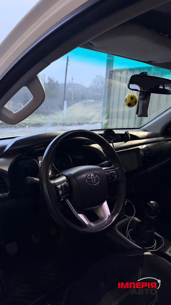 Toyota Hilux - фото 9