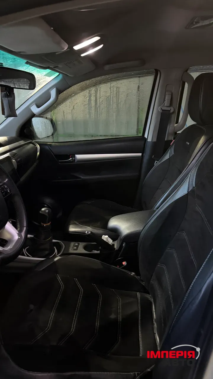 Toyota Hilux - фото 8
