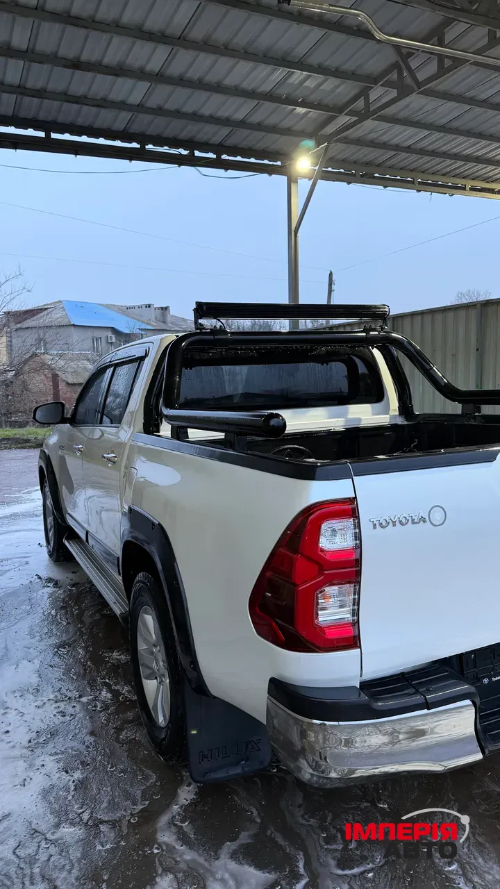 Toyota Hilux - фото 5