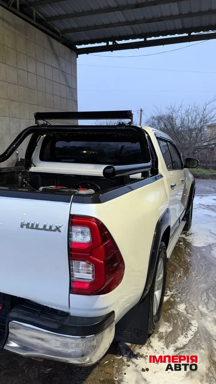Toyota Hilux - фото 6