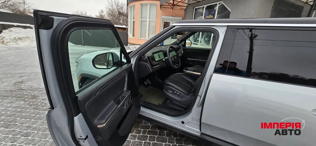 Rivian R1S - фото 22