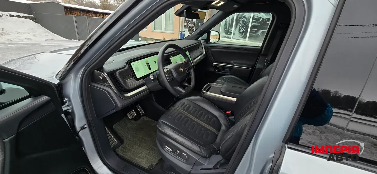 Rivian R1S - фото 23