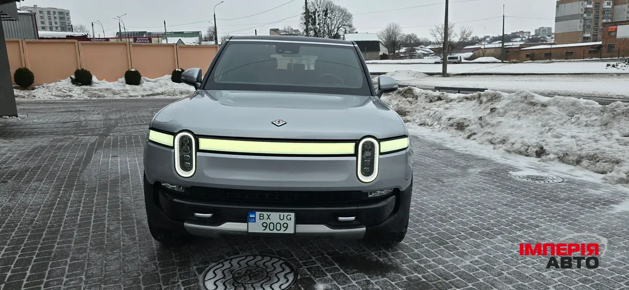 Rivian R1S - фото 11