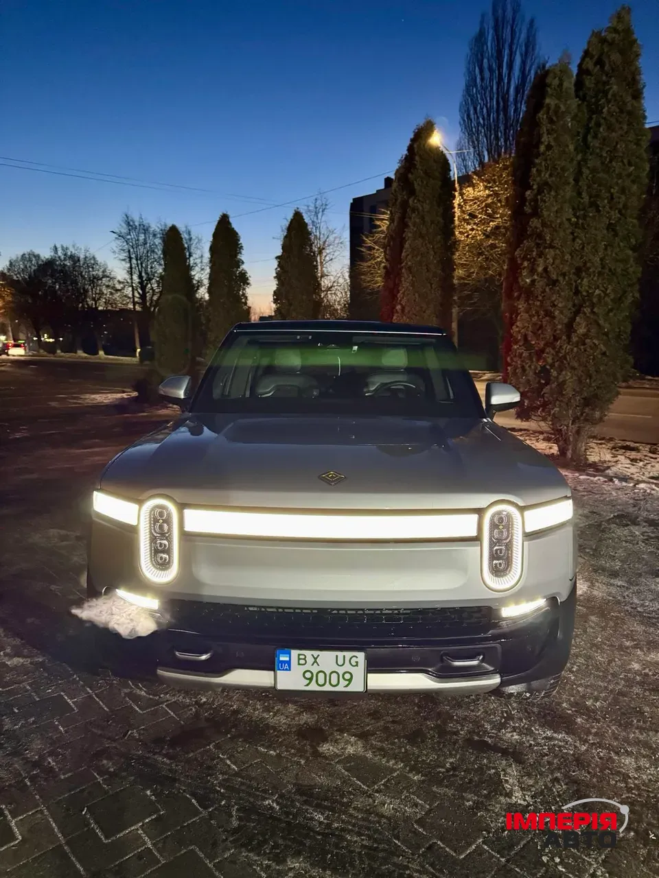 Rivian R1S - фото 8