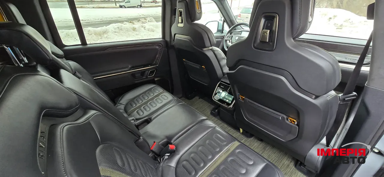 Rivian R1S - фото 27