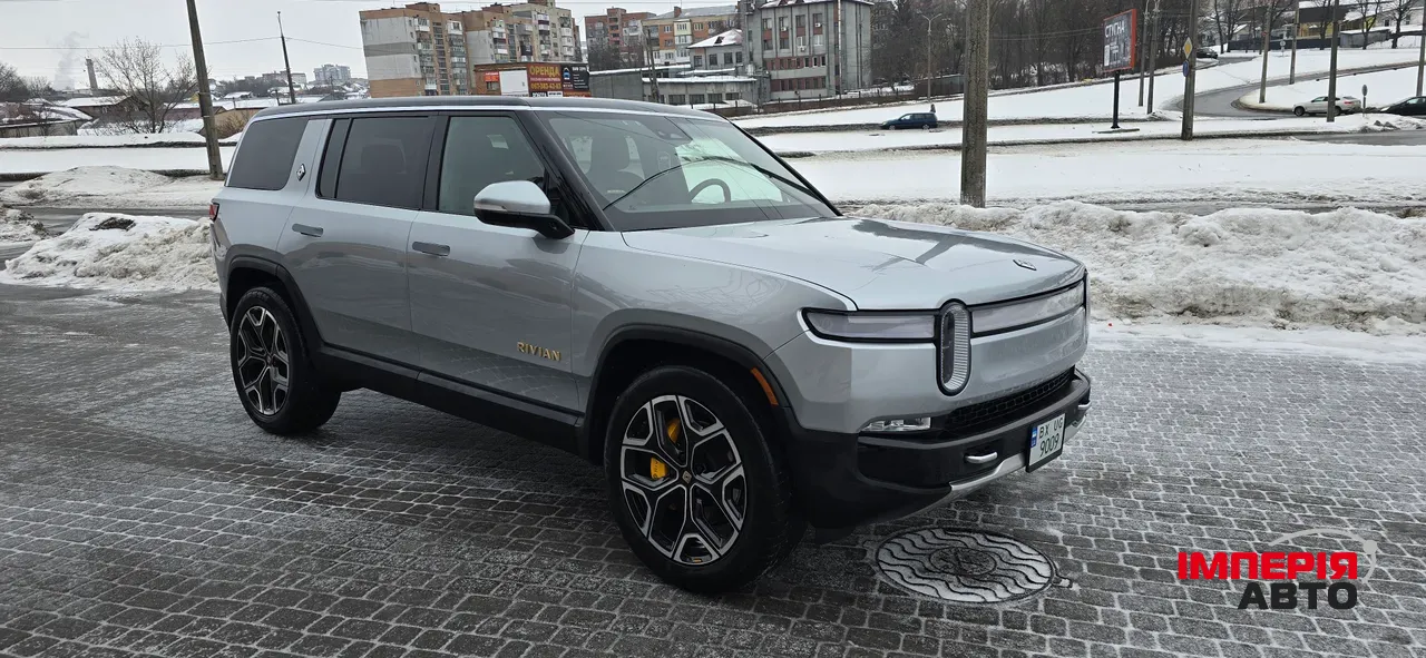 Rivian R1S - фото 18