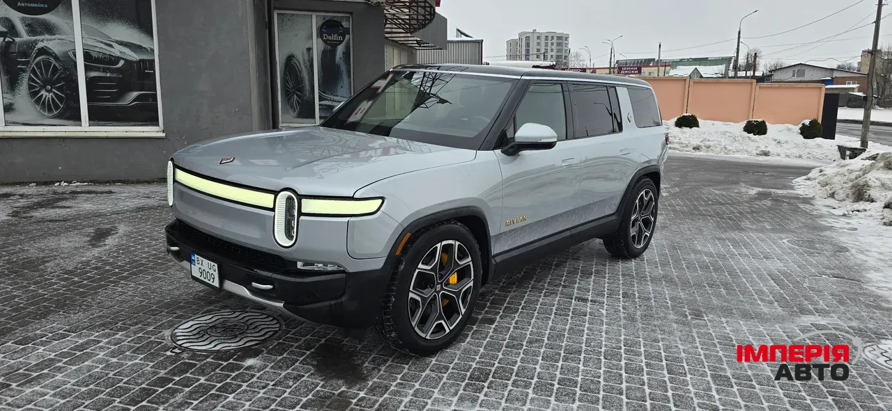 Rivian R1S - фото 12