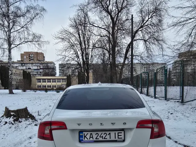 Volvo S60 - фото 3