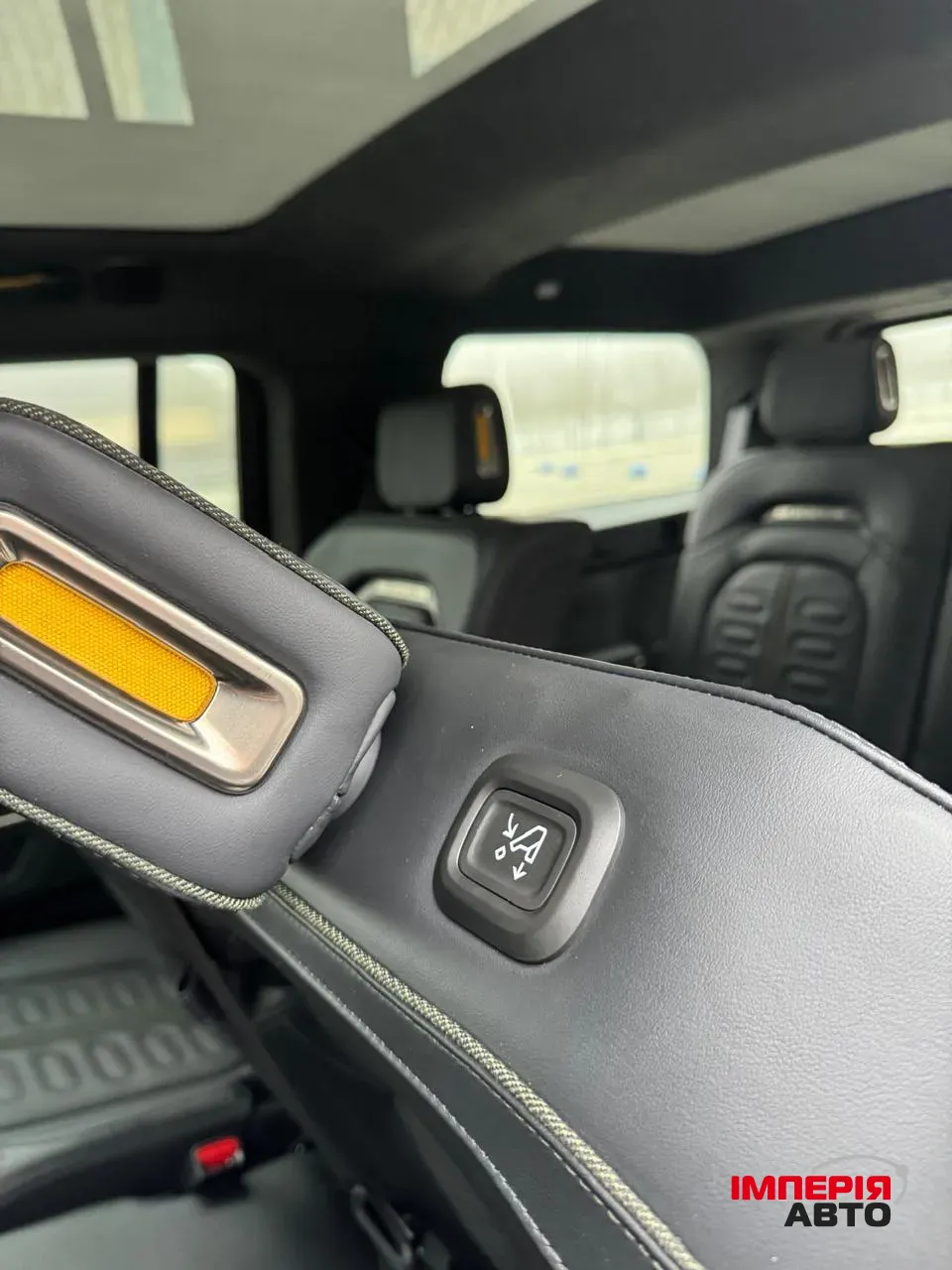 Rivian R1S - фото 22