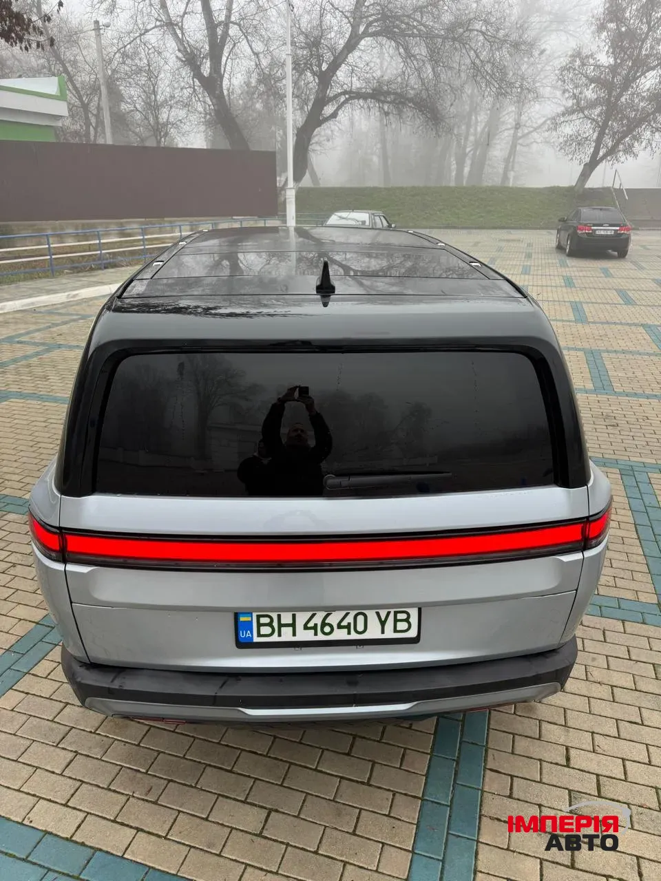 Rivian R1S - фото 8