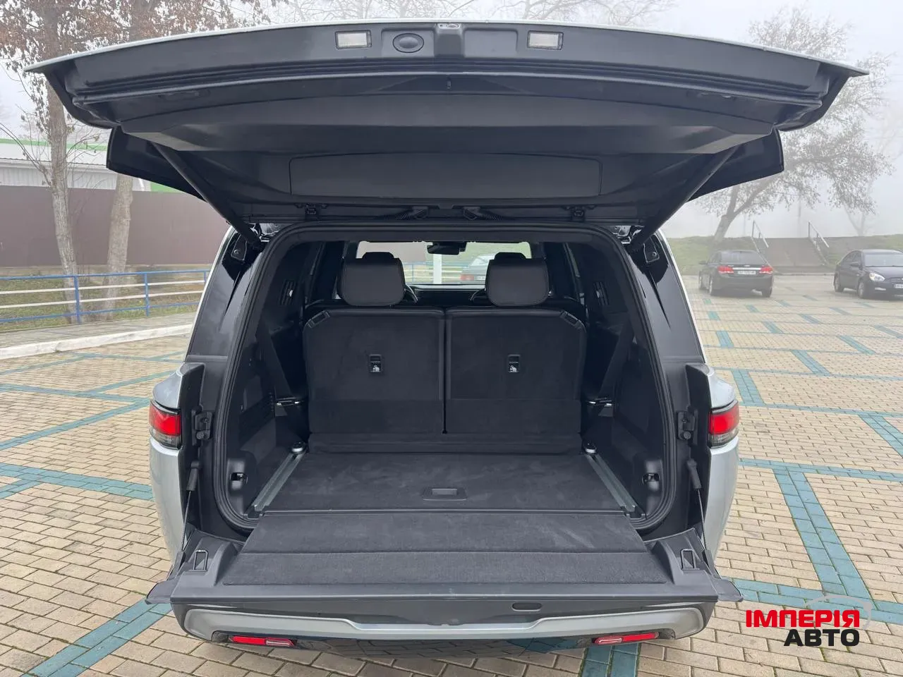 Rivian R1S - фото 29