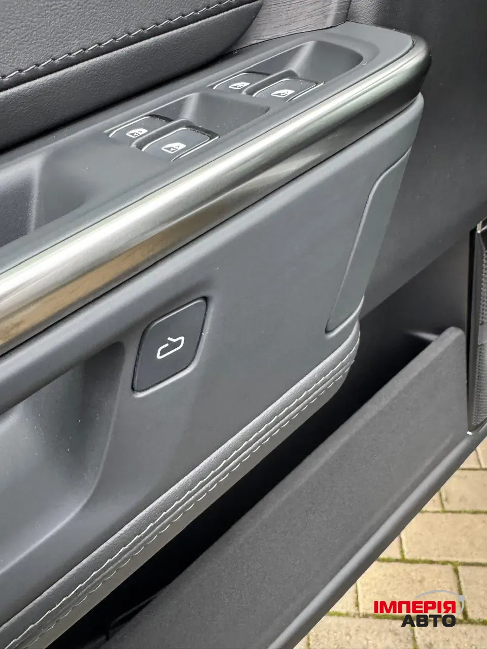 Rivian R1S - фото 23