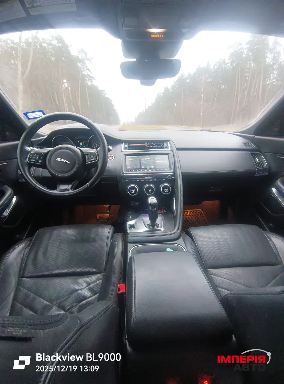 Jaguar E-Pace - фото 18