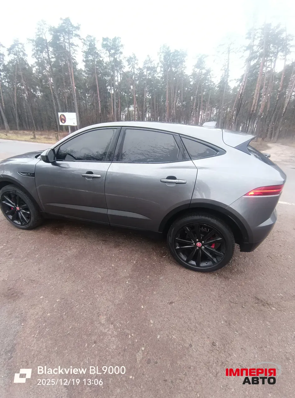 Jaguar E-Pace - фото 12