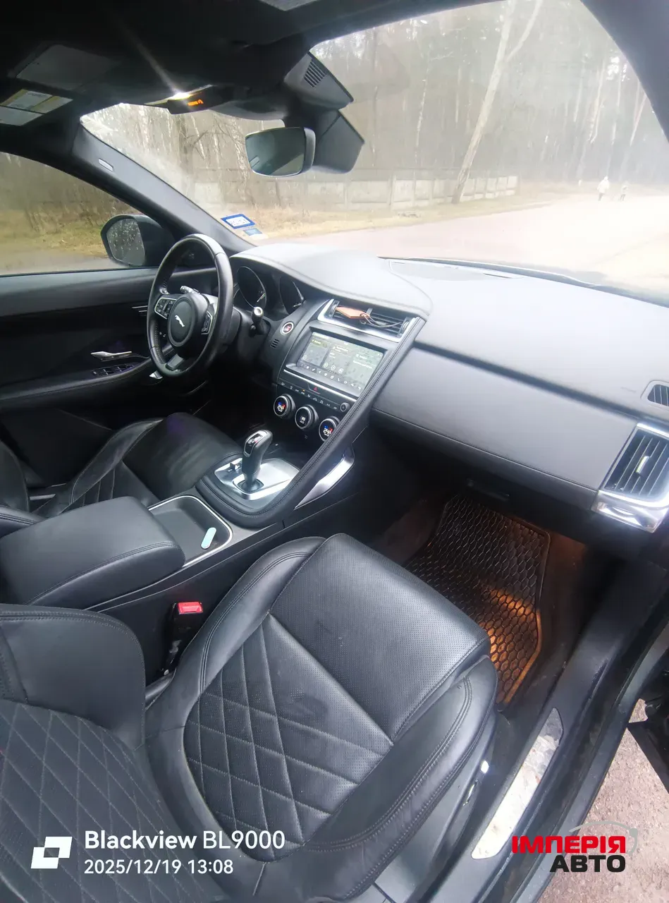 Jaguar E-Pace - фото 21