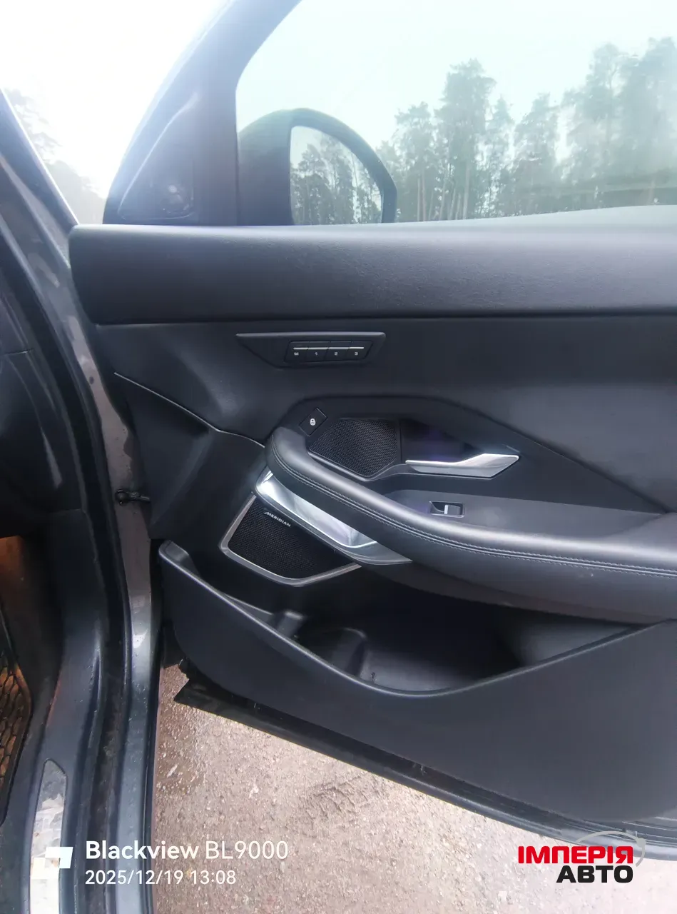 Jaguar E-Pace - фото 22