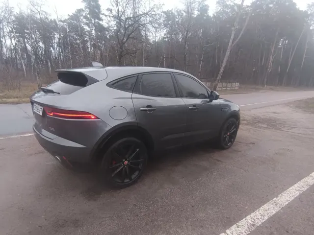 Jaguar E-Pace - фото 3