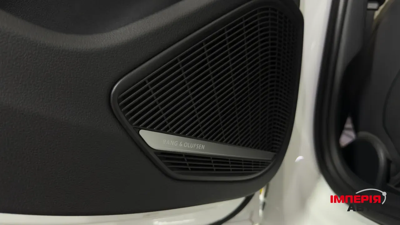 Audi A4 - фото 25