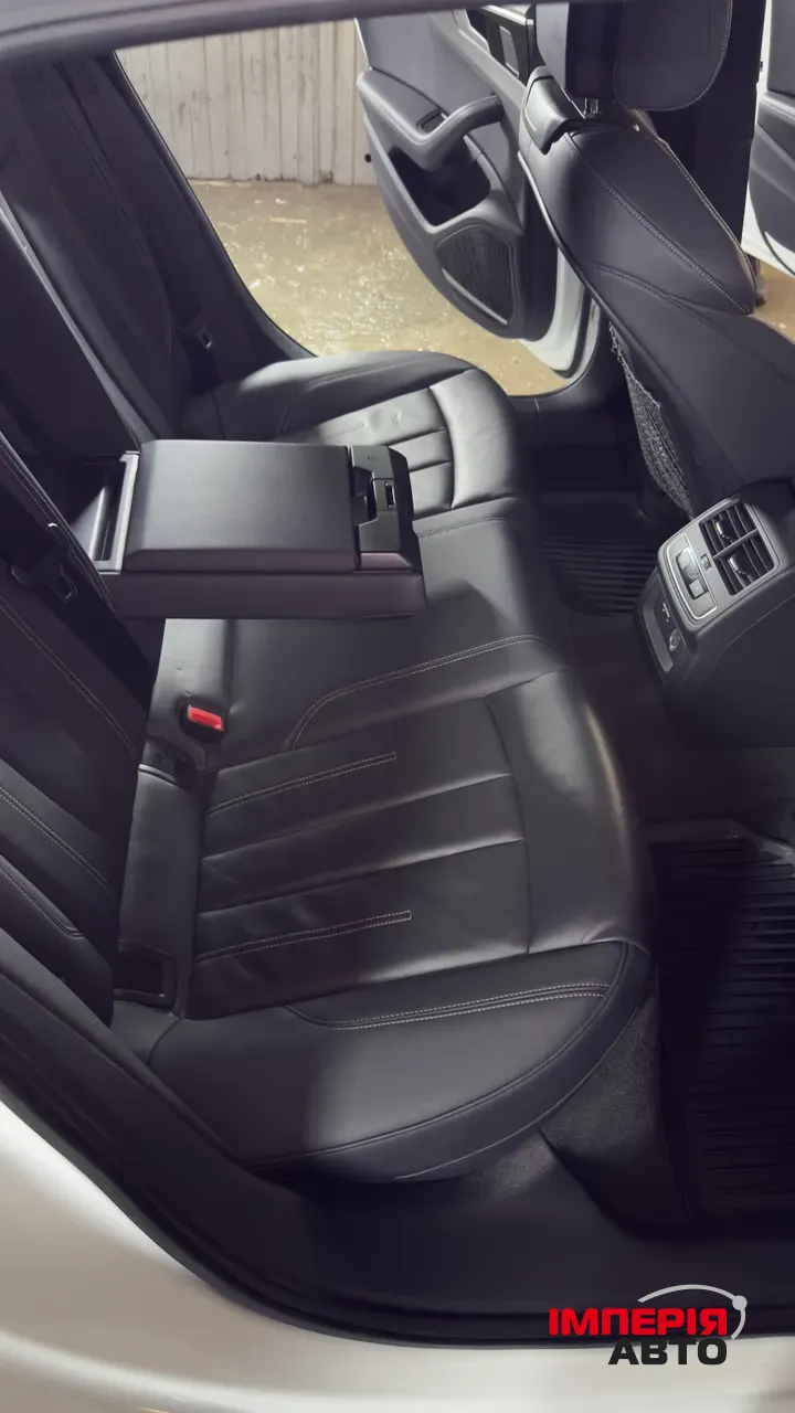 Audi A4 - фото 13