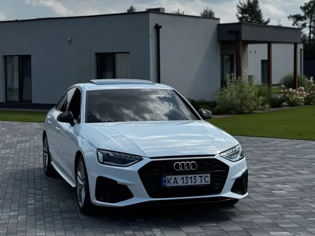 Audi A4 - фото 1