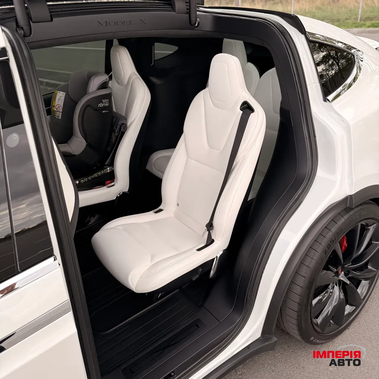 Tesla Model X - фото 12