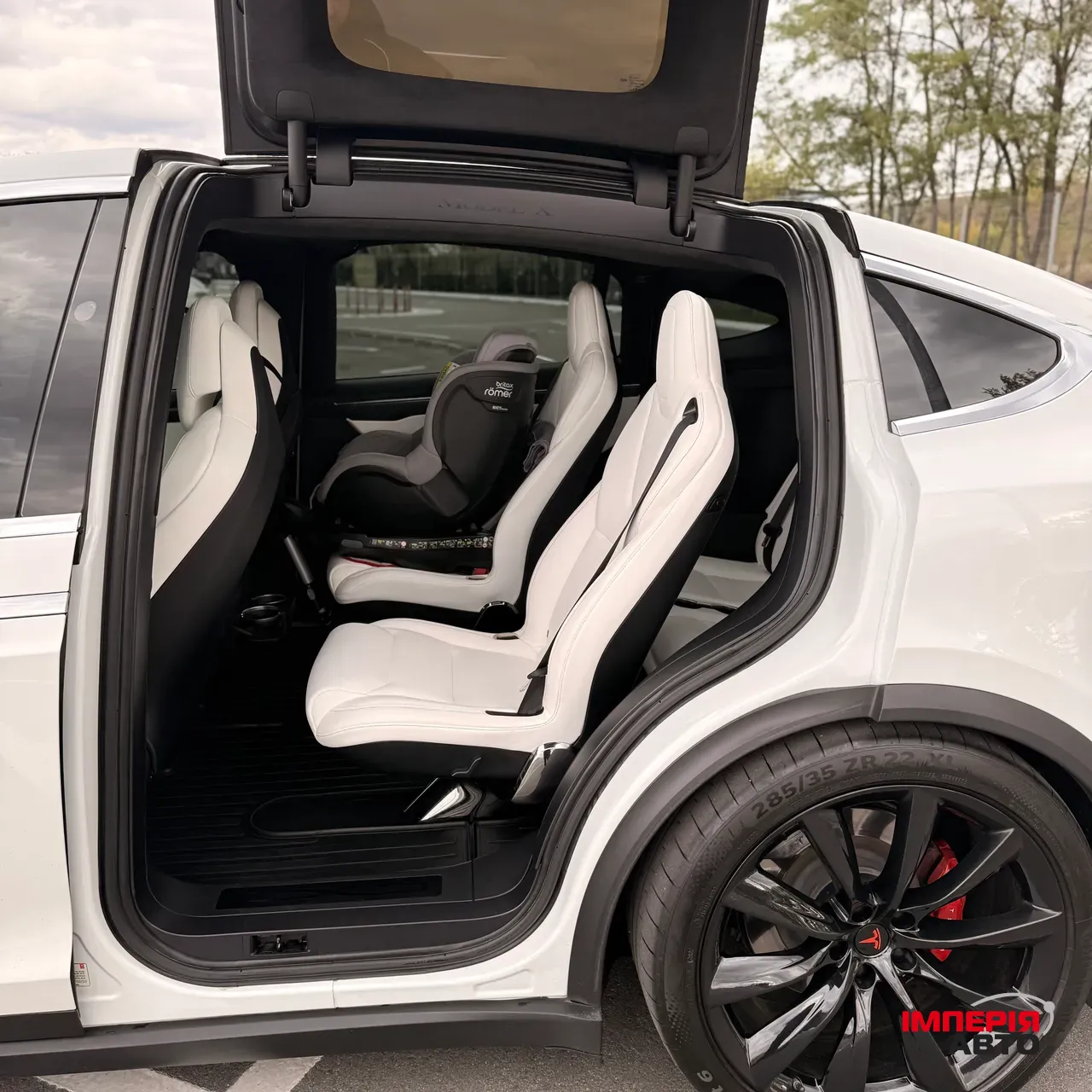 Tesla Model X - фото 11