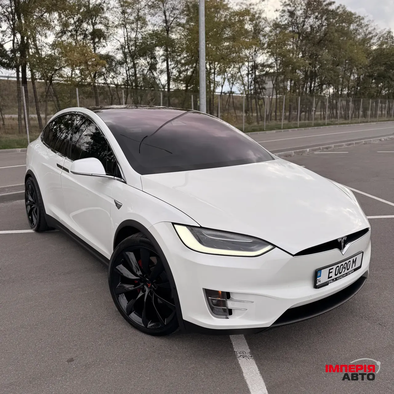 Tesla Model X - фото 5