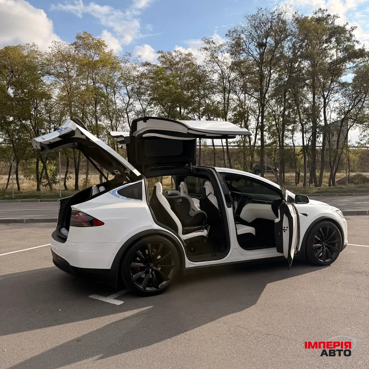 Tesla Model X - фото 8
