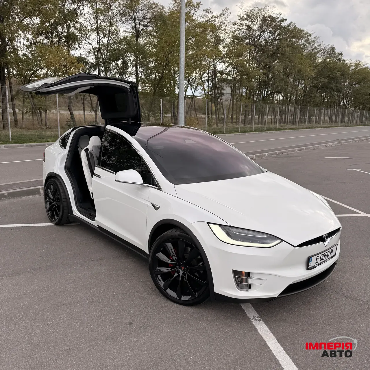 Tesla Model X - фото 4